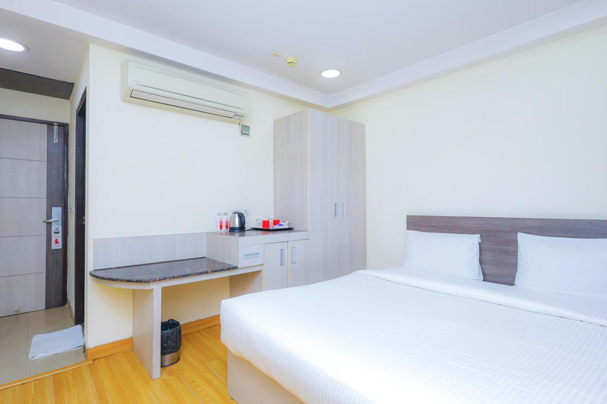 Hyphen Business Hotel Noida Exterior foto