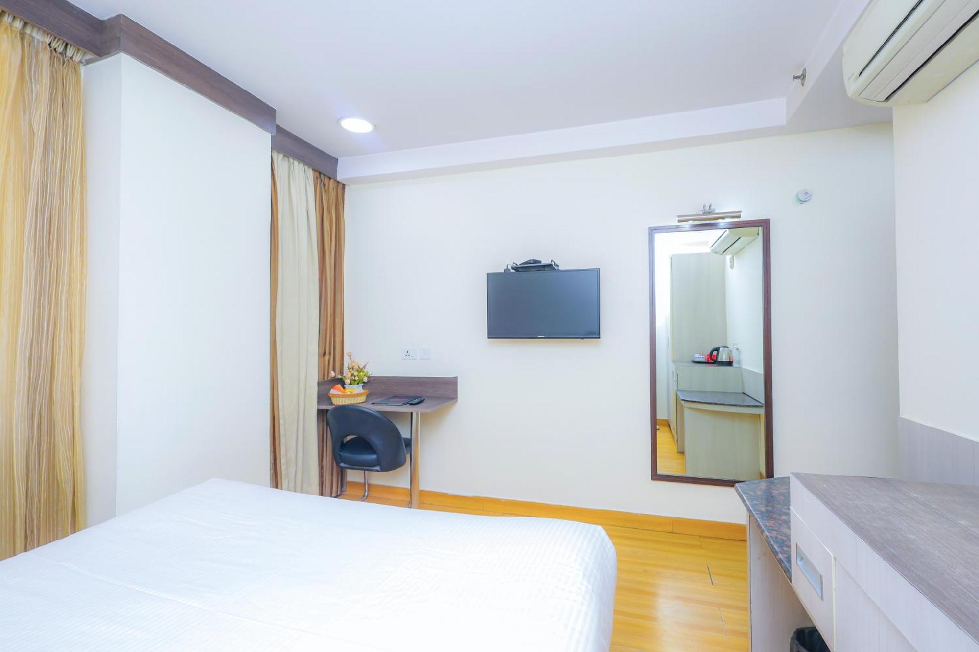 Hyphen Business Hotel Noida Exterior foto