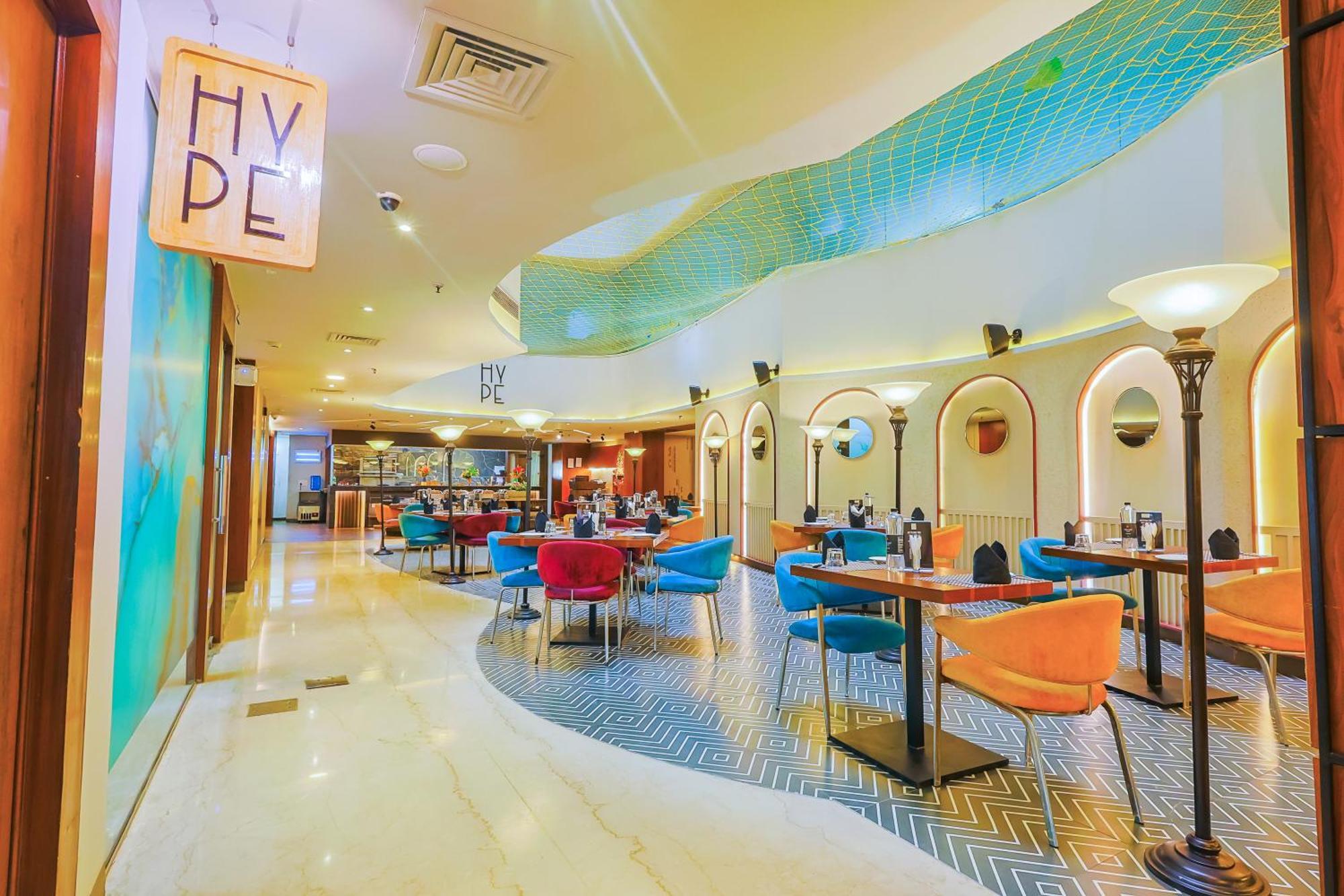 Hyphen Business Hotel Noida Exterior foto