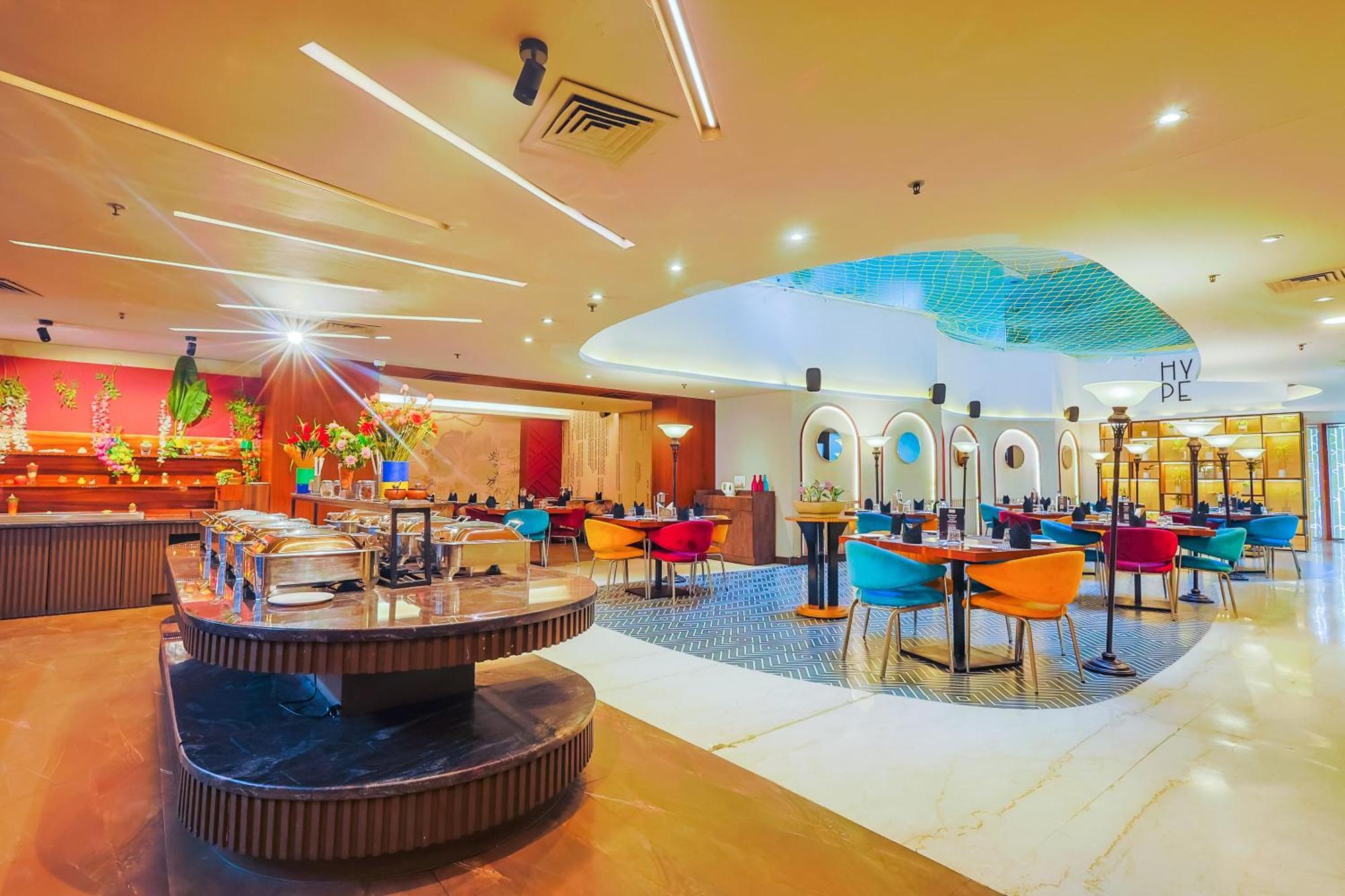Hyphen Business Hotel Noida Exterior foto